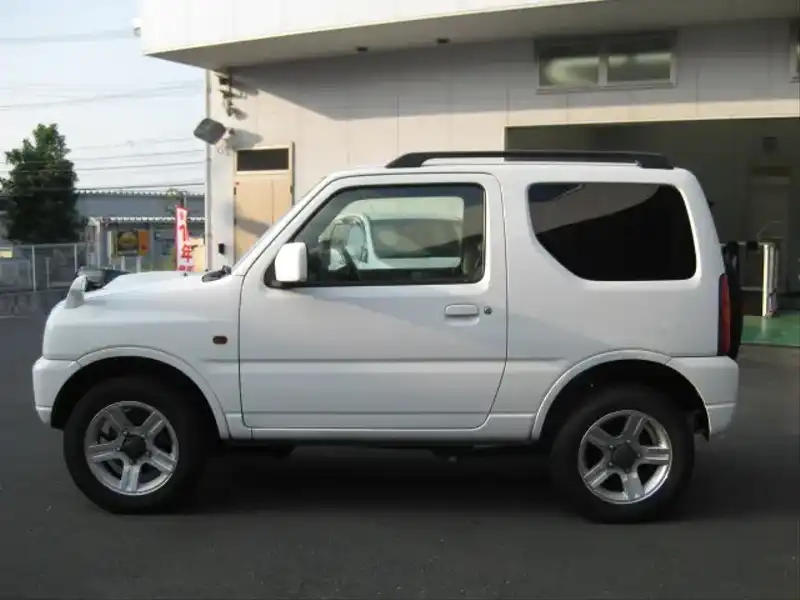 カタログ画像：ジムニー（JIMNY） ＸＣ 2010年9月 ABA-JB23W 660cc スペリアホワイト 燃費13.6km / l 外装