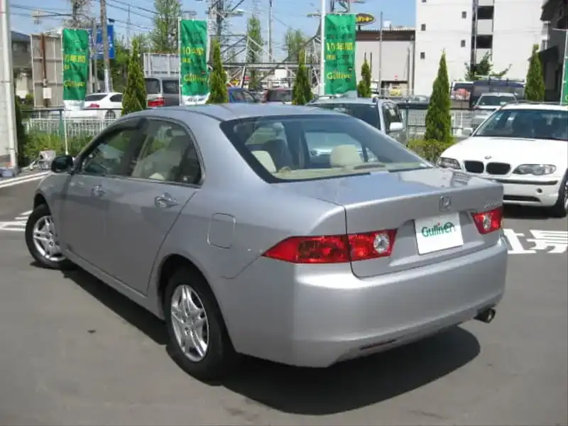 10030763 | カタログ画像：アコード（ACCORD） ２０Ａ 2005年11月 DBA-CL7 2000cc アラバスターシルバー・メタリック バック