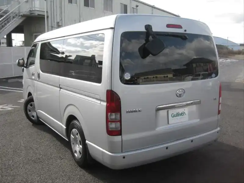 カタログ画像：ハイエースワゴン（HIACE WAGON） ＧＬ 2007年8月 CBA-TRH219W 2700cc シルバーマイカメタリック 燃費8.2km / l  バック