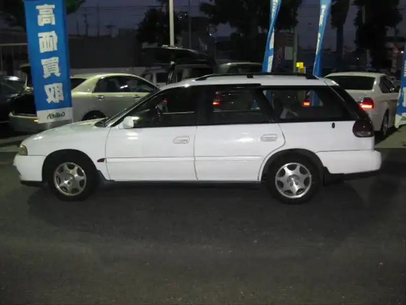 カタログ画像：レガシィツーリングワゴン（LEGACY TOURING WAGON） ２５０Ｔ 1997年9月 E-BG9 2500cc ピュアホワイト 燃費10.6km / l  外装