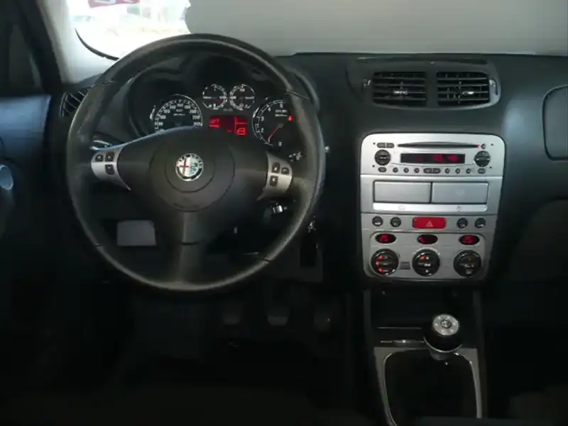 カタログ画像：アルファ１４７（ALFA 147） スポルティーバ ２．０ ツインスパーク 2007年9月 ABA-937AB 2000cc 燃費9.5km / l  内装