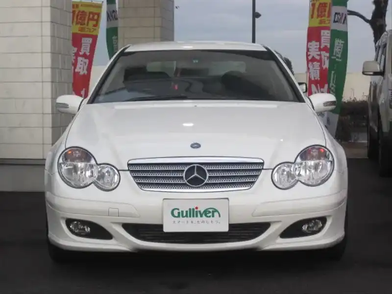 カタログ画像：Ｃクラススポーツクーペ（C CLASS SPORTS COUPE） Ｃ２００コンプレッサー 2003年5月 GH-203742 1800cc アラバスターホワイト 燃費10.6km / l  フロント