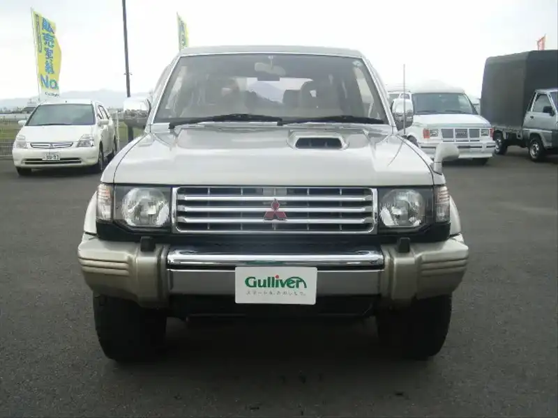 カタログ画像：パジェロ（PAJERO） キックアップルーフ ＸＥバン 1995年8月 KC-V46V 2800cc サーストングレイ（Ｐ） フロント