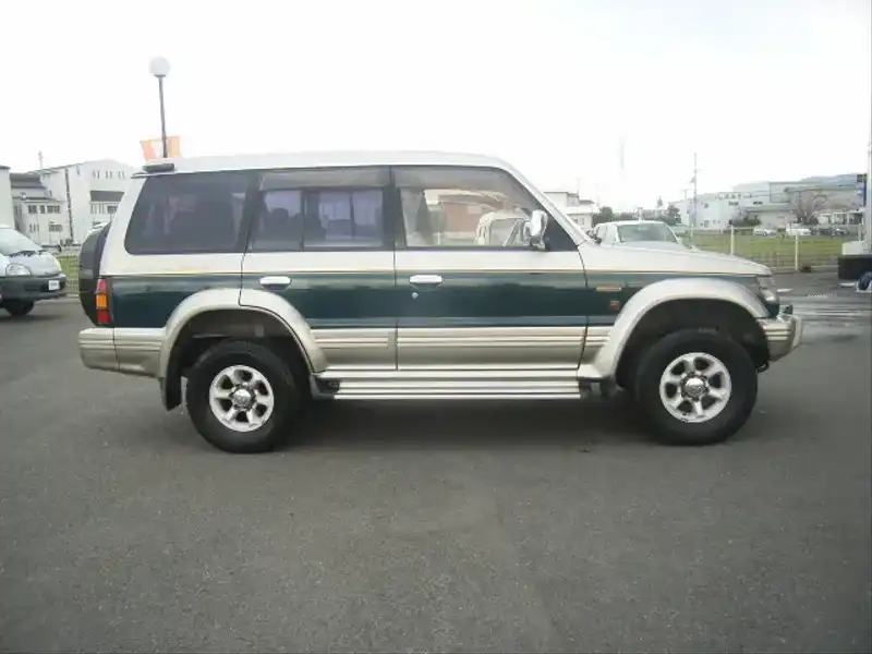 4004319 | カタログ画像：パジェロ（PAJERO） キックアップルーフ ＸＥバン 1995年8月 KC-V46V 2800cc サーストングレイ（Ｐ） 外装