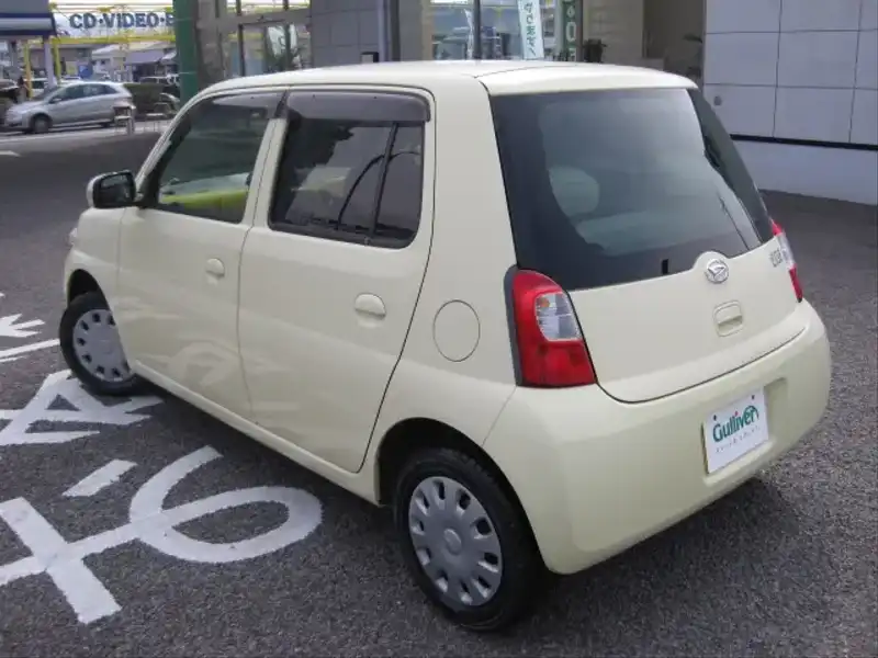 カタログ画像：エッセ（ESSE） Ｘ 2006年12月 DBA-L235S 660cc コットンアイボリーorホワイト 燃費22.0km / l  バック