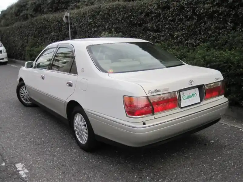 カタログ画像：クラウン（CROWN） ロイヤルエクストラ 2001年8月 TA-JZS171 2500cc フロスティホワイトトーニング 燃費11.6km / l  バック