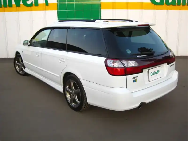 カタログ画像：レガシィツーリングワゴン（LEGACY TOURING WAGON） ＧＴ 2002年5月 TA-BH5 2000cc ピュアホワイト 燃費10.6km / l  バック