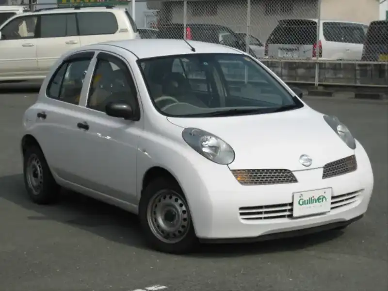 カタログ画像：マーチ（MARCH） １２ｃ Ｂパッケージ 2004年4月 CBA-AK12 1200cc ホワイト 燃費19.2km / l  メイン