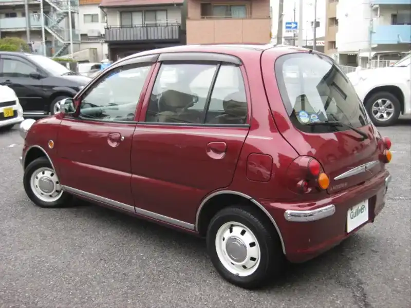 カタログ画像：ミニカ（MINICA） タウンビーⅡ 1997年10月 E-H36A 660cc ロアンヌレッド（パール塗装） バック