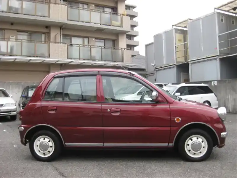 カタログ画像：ミニカ（MINICA） タウンビーⅡ 1997年10月 E-H36A 660cc ロアンヌレッド（パール塗装） 外装