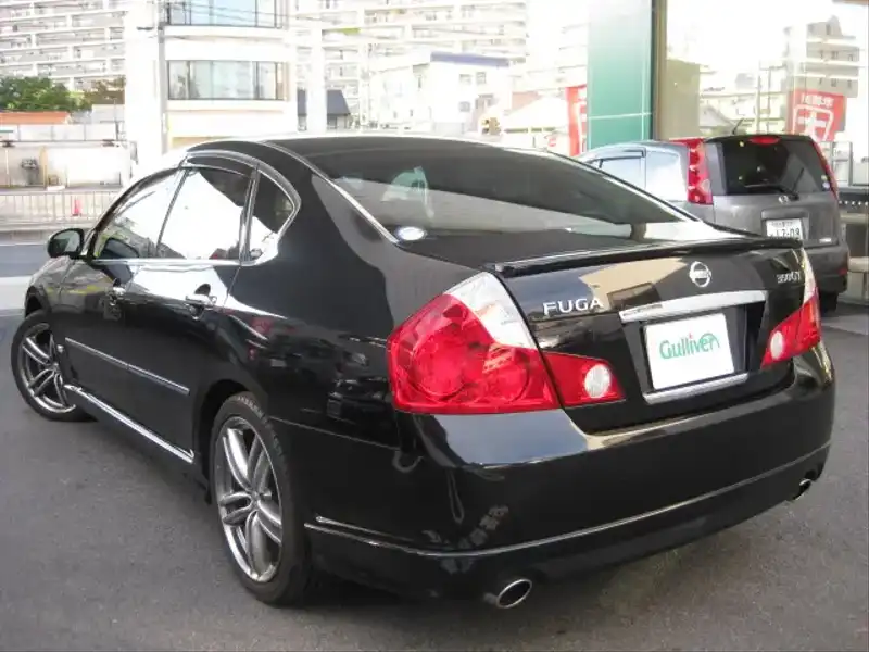 カタログ画像：フーガ（FUGA） ３５０ＧＴスタイリッシュシルバーレザー 2006年5月 CBA-PY50 3500cc スーパーブラック 燃費9.2km / l  バック