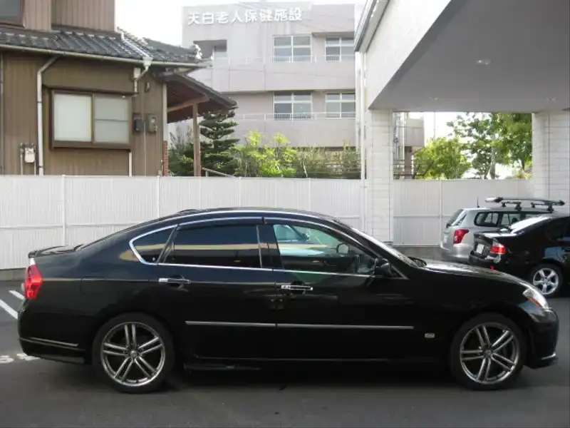 10030842 | カタログ画像：フーガ（FUGA） ３５０ＧＴスポーツパッケージスタイリッシュブラックリミテッド 2005年11月 CBA-PY50 3500cc スーパーブラック 外装