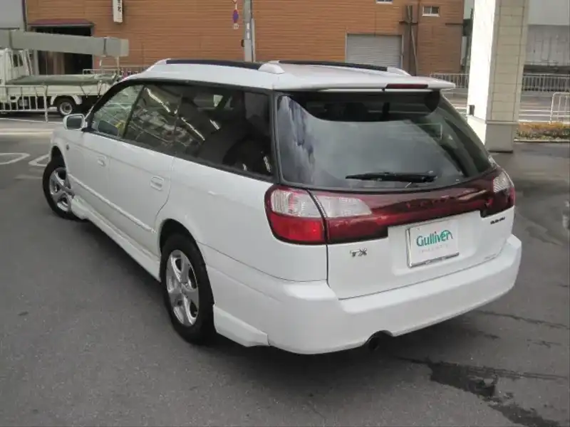 カタログ画像：レガシィツーリングワゴン（LEGACY TOURING WAGON） ＴＸ－Ｓ 2002年5月 TA-BH5 2000cc ピュアホワイト 燃費13.6km / l  バック