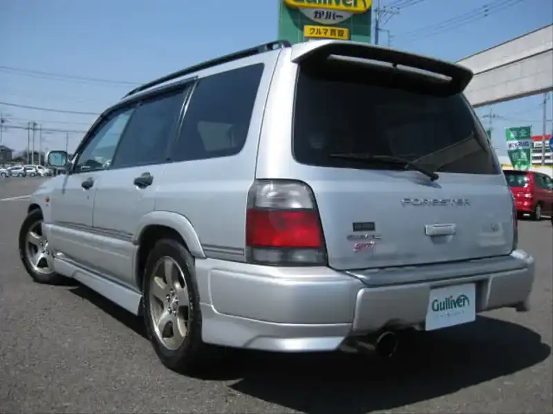 カタログ画像：フォレスター（FORESTER） Ｓ／ｔｂ 1998年9月 GF-SF5 2000cc アークティックシルバー・メタリック／スレート・メタリック 燃費10.6km / l  バック