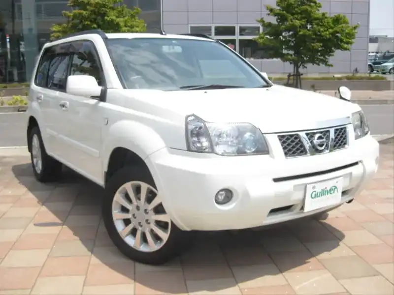 カタログ画像：エクストレイル（X-TRAIL） ナビエディション Ｘｔｔ 2003年4月 TA-NT30 2000cc ホワイトパール（３Ｐ） 燃費12.0km / l  メイン