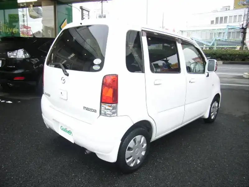 カタログ画像：ＡＺワゴン（AZ-WAGON） ＦＭ－Ｇ 2002年9月 LA-MD22S 660cc スペリアホワイト 燃費19.4km / l  バック