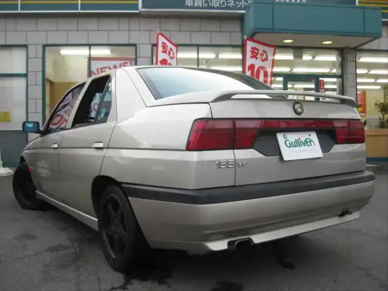 カタログ画像：アルファ１５５（ALFA 155） スーパー Ｔ．スパーク １６Ｖ 1996年1月 E-167A2G 2000cc シルバー ホワイト メタリック バック