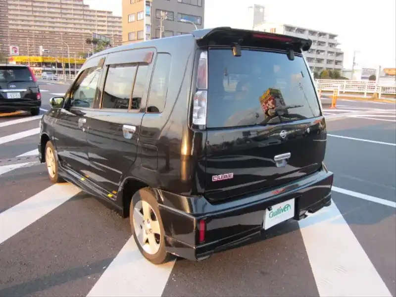 カタログ画像：キューブ（CUBE） ライダー ハイパーＣＶＴ－Ｍ６ 2000年9月 TA-ANZ10 1300cc スーパーブラック 燃費14.6km / l  バック