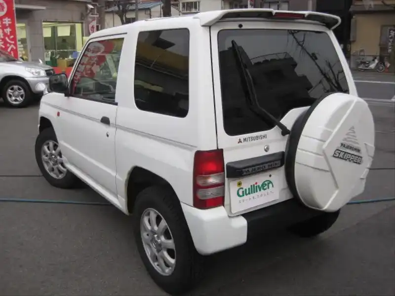 カタログ画像：パジェロミニ（PAJERO MINI） ホワイトスキッパーＶ 1997年9月 E-H56A 660cc フェアリーホワイト バック