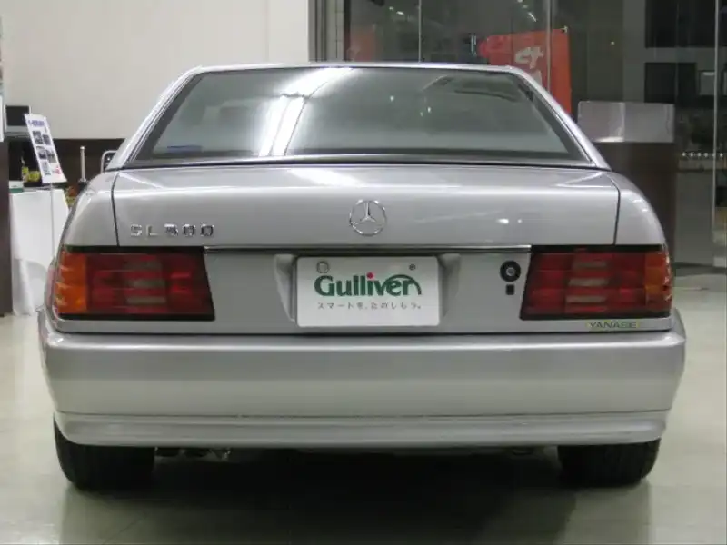 カタログ画像：ＳＬ（SL） ＳＬ５００ 1998年8月 GF-129068 5000cc ブリリアントシルバー 燃費7.0km / l  バック