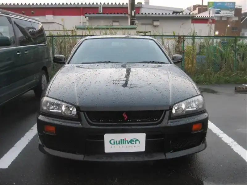 カタログ画像：スカイライン（SKYLINE） ２５ＧＴ 1998年5月 GF-ER34 2500cc ブラックパール 燃費10.6km / l  フロント