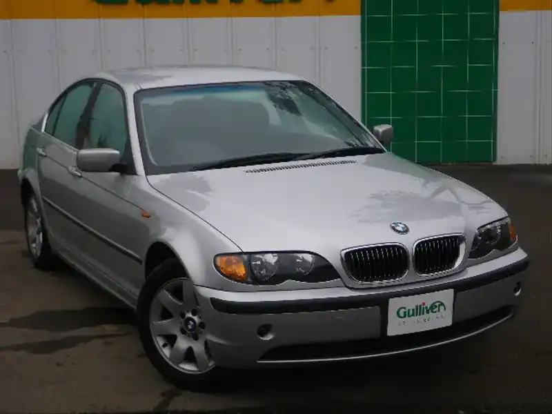 10003966 | カタログ画像：３シリーズ（3 SERIES） ３２５ｉ 2003年4月 GH-AV25 2500cc スチールブルー（メタリック・カラー）orチタン・シルバー（メタリック・カラー） メイン