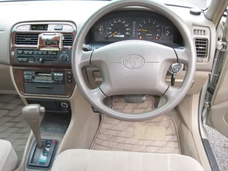 カタログ画像：カムリ（CAMRY） ルミエール 1996年5月 E-SV40 1800cc フラクセンマイカメタリック 燃費14.6km / l  内装