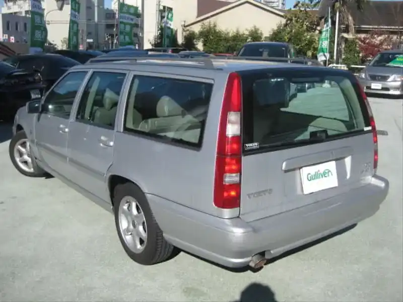 カタログ画像：８５０エステート（850 ESTATE） ２．５ ２０Ｖ 1996年7月 E-8B5254W 2500cc シルバーサンドメタリック 燃費7.8km / l  バック