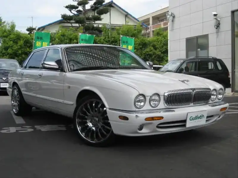 9002302 | カタログ画像：ＸＪ（XJ） ＸＪ エグゼクティブ３．２－Ｖ８ 2000年10月 GF-J13KB 3200cc オニキスホワイト（ソリッド） メイン