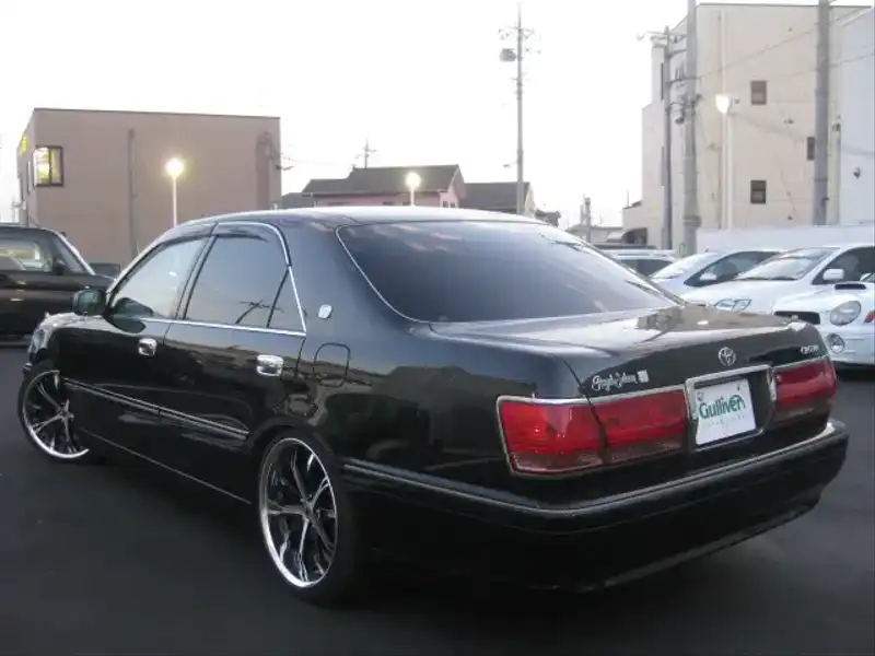 1010176 | カタログ画像：クラウン（CROWN） ロイヤルサルーン 2001年8月 TA-JZS175 3000cc ダークブルーマイカ バック