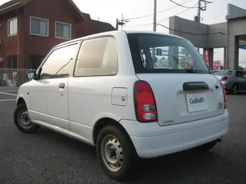 カタログ画像：ミラ（MIRA） ＴＡ 1998年10月 GD-L710V 660cc ホワイト 燃費16.8km / l  バック