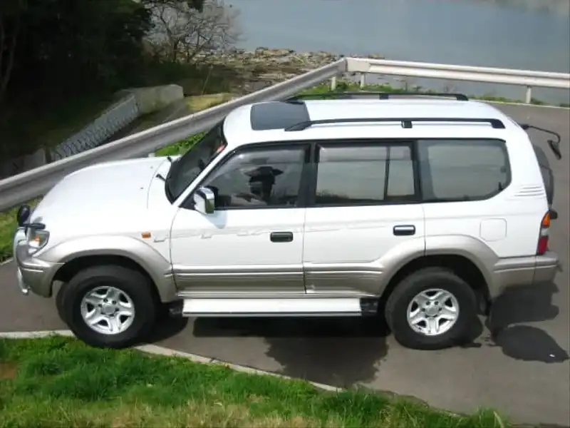 カタログ画像：ランドクルーザープラド（LAND CRUISER PRADO） ＴＺ 1998年1月 KD-KZJ95W 3000cc クリスタルシルバーパールメタリック 外装