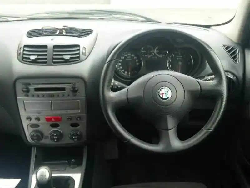 カタログ画像：アルファ１４７（ALFA 147） １．６ ツインスパーク 2005年4月 GH-937BXB 1600cc ナヴォーナグレー（メタリックカラー） 内装