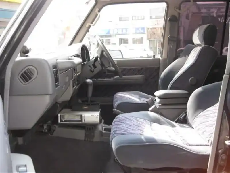 1005595 | カタログ画像：ランドクルーザープラド（LAND CRUISER PRADO） ４ドア プラドＳＸワイド 1993年5月 Y-KZJ78W 3000cc グリーンフィールド・トーニング 内装