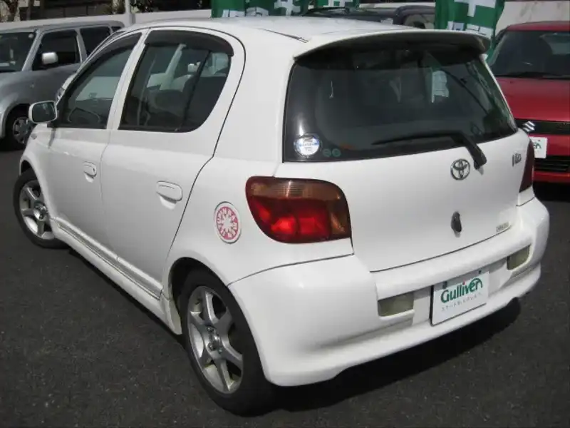 カタログ画像：ヴィッツ（VITZ） ＲＳ 2002年8月 UA-NCP10 1300cc 燃費18.0km / l  バック