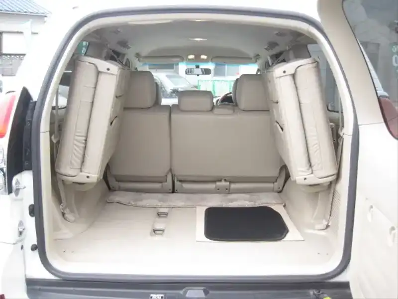 カタログ画像：ランドクルーザープラド（LAND CRUISER PRADO） ＴＺ 2002年10月 KN-KDJ121W 3000cc ホワイトパールクリスタルシャイン 燃費10.8km / l  内装