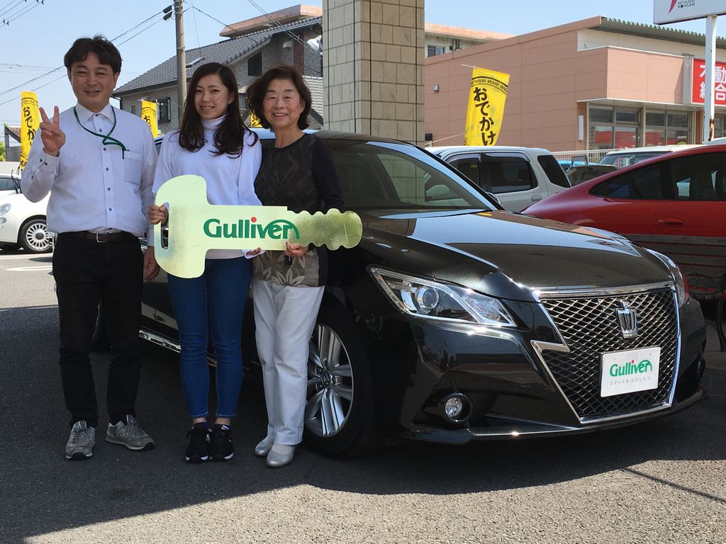 祝☆納車式】H25年トヨタ クラウンアスリートハイブリット ご納車 